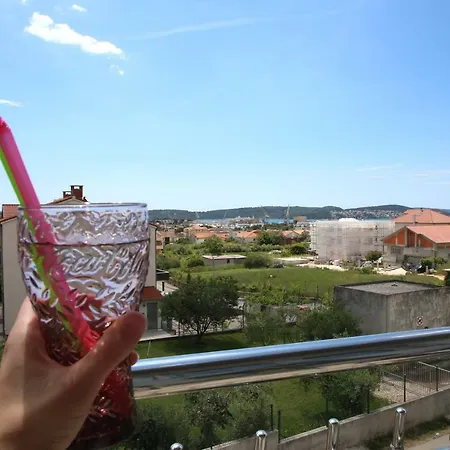 Apartman Kristian Trogir Buitenkant foto
