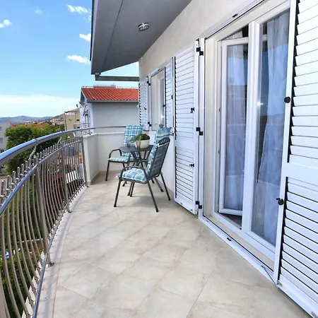 Apartman Kristian Trogir Buitenkant foto